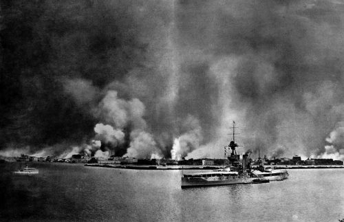 The_Burning_of_Smyrna_as_seen_from_HMS_King_George_V