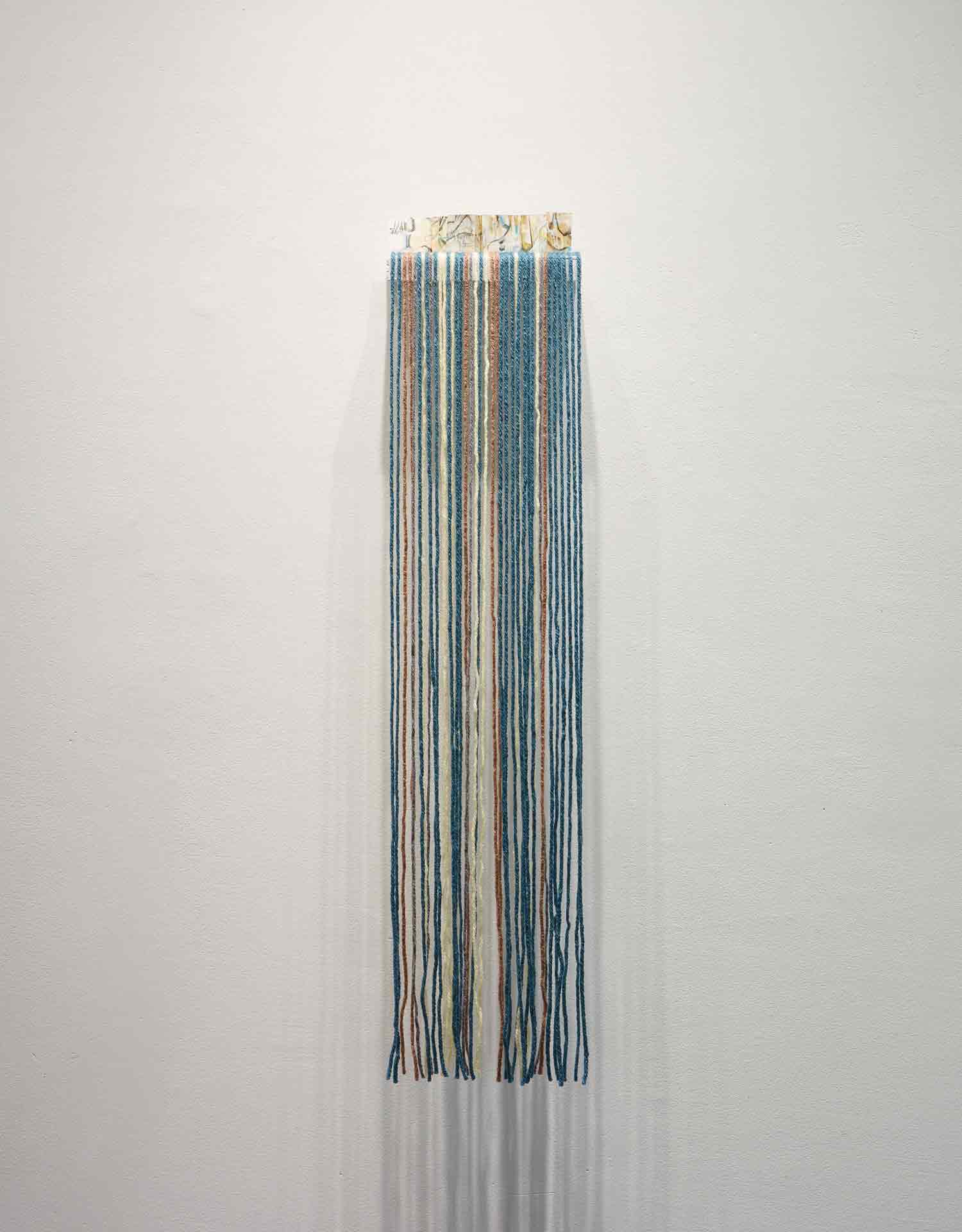 Memory III, shelf and yarn, 15 cm x 100 cm x 7 cm, 2023 © Masha Ryskin | Serge Marchetta