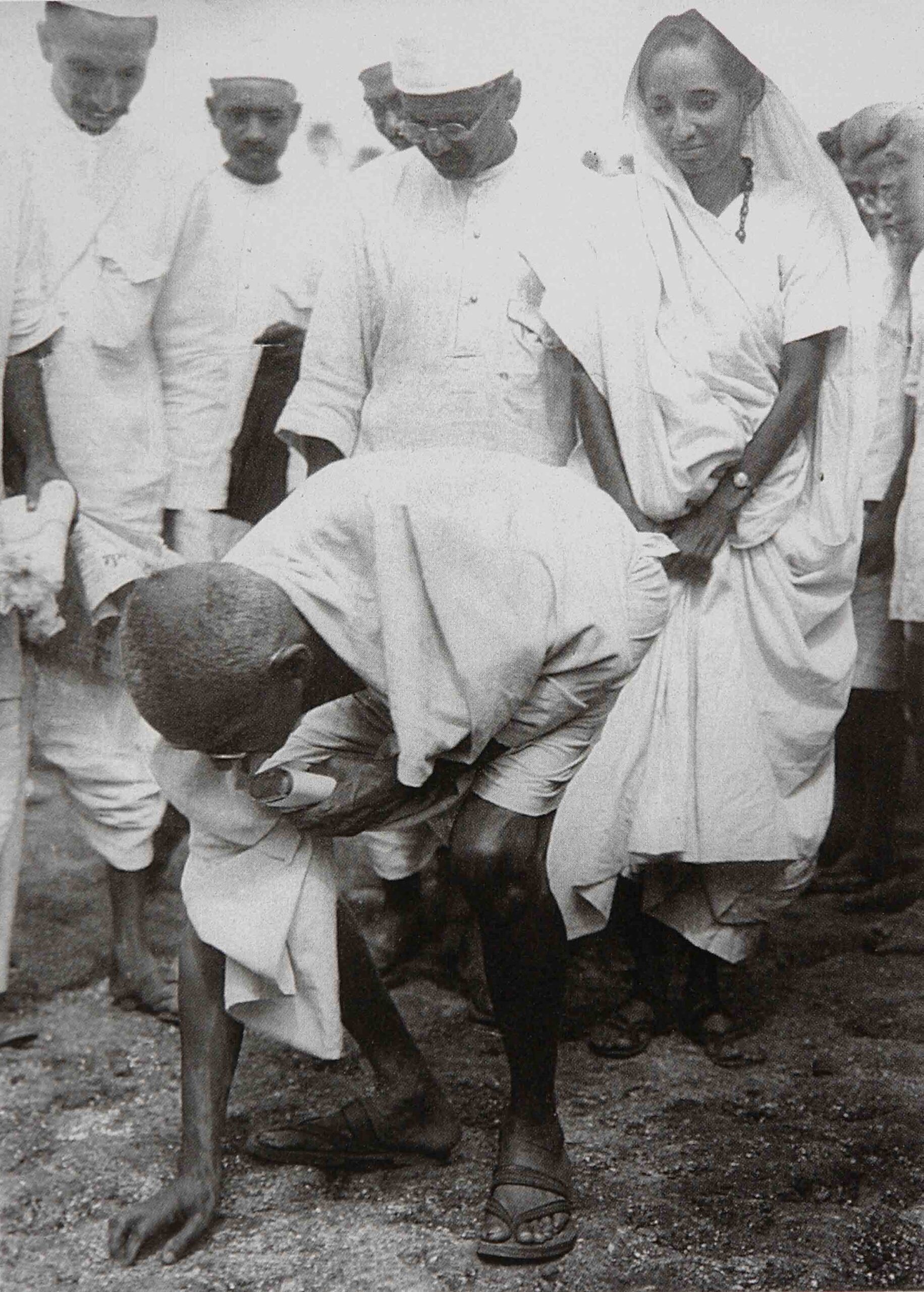 Gandhi, Salt March, April 5, 1930