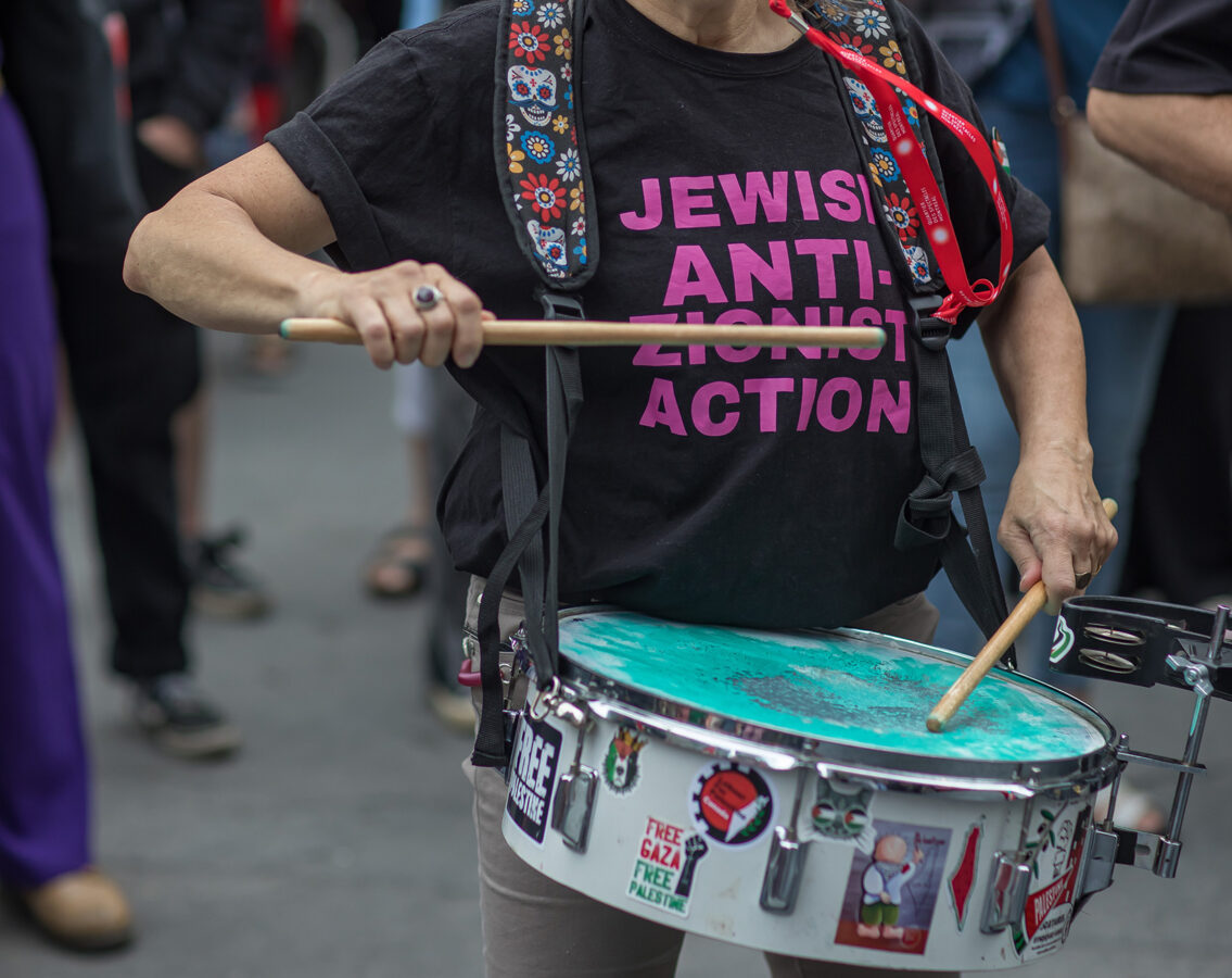 Anti-zionist drum © Ned Mansour