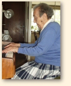 Alice Herz Sommer playing piano at 104